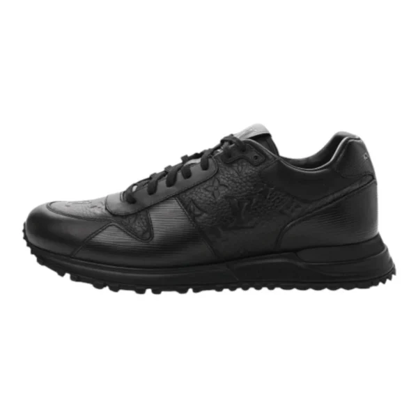 Louis Vuitton runaway - Image 2
