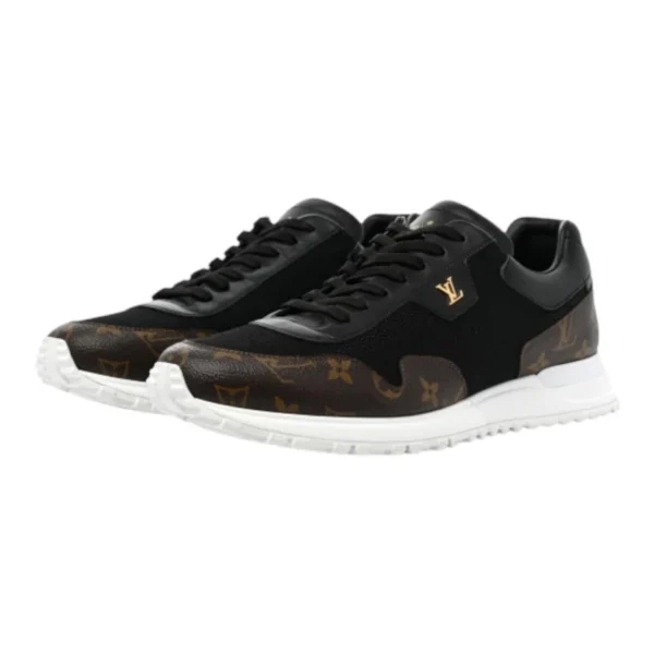 Louis Vuitton runaway - Image 3