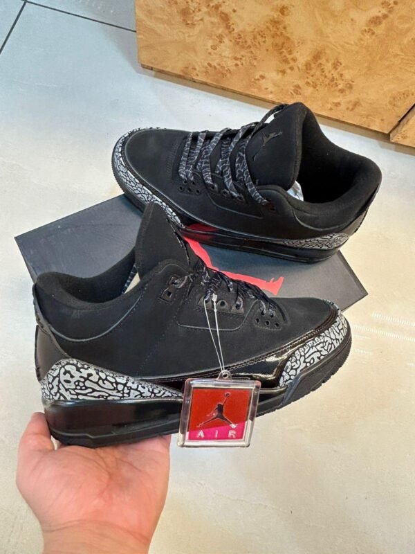 Air Jordan 3 Retro UNC