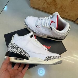 Air Jordan 3 Retro UNC