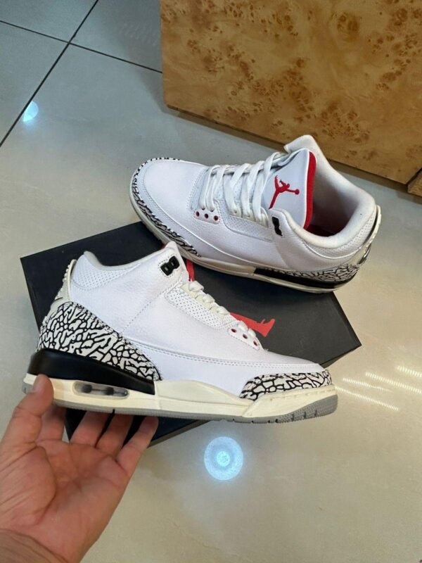 Air Jordan 3 Retro UNC