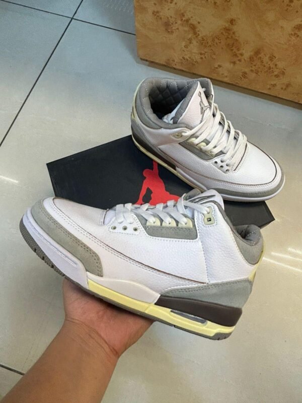 Air Jordan 3 Retro UNC