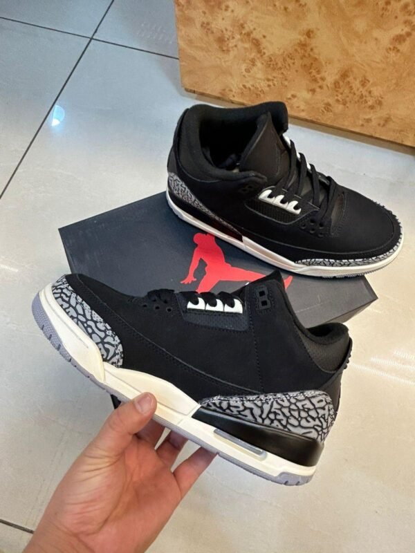 Air Jordan 3 Retro UNC