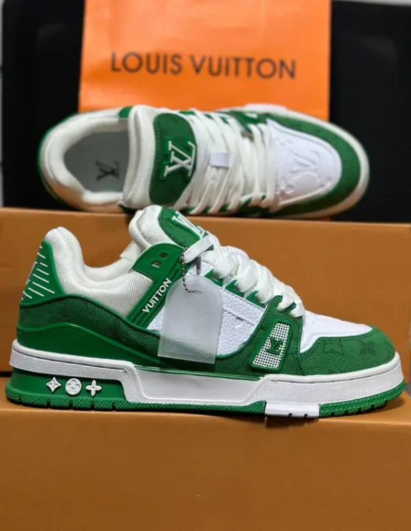Lv Trainer